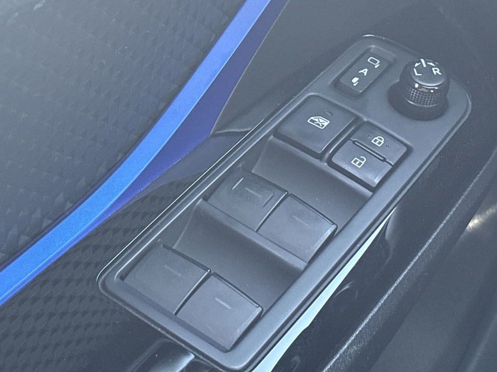 Thumbnail: 2021 Toyota C-HR - 39