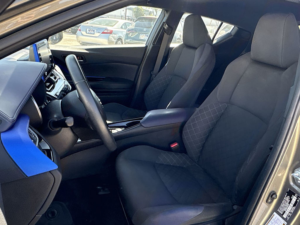 Thumbnail: 2021 Toyota C-HR - 10