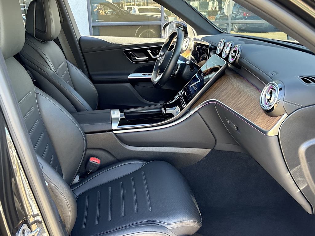 Thumbnail: 2025 Mercedes-Benz GLC - 22