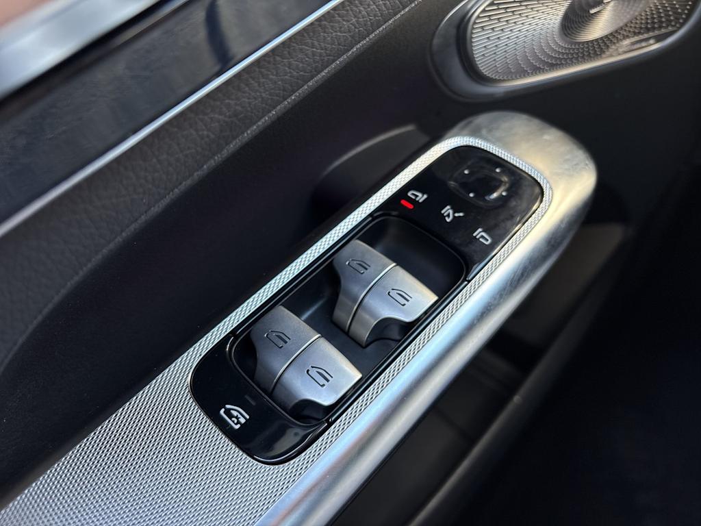 Thumbnail: 2025 Mercedes-Benz GLC - 32