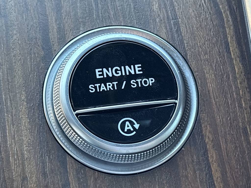 Thumbnail: 2025 Mercedes-Benz GLC - 27