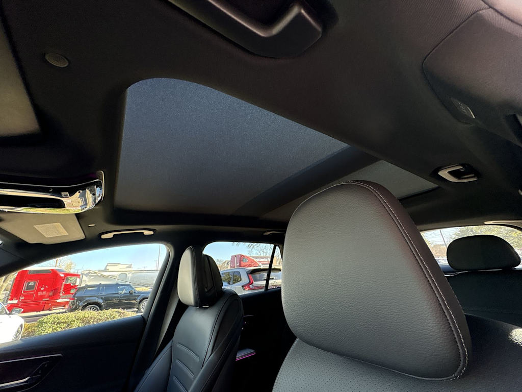 Thumbnail: 2025 Mercedes-Benz GLC - 25