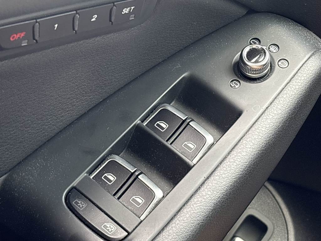 Thumbnail: 2015 Audi Q5 - 23