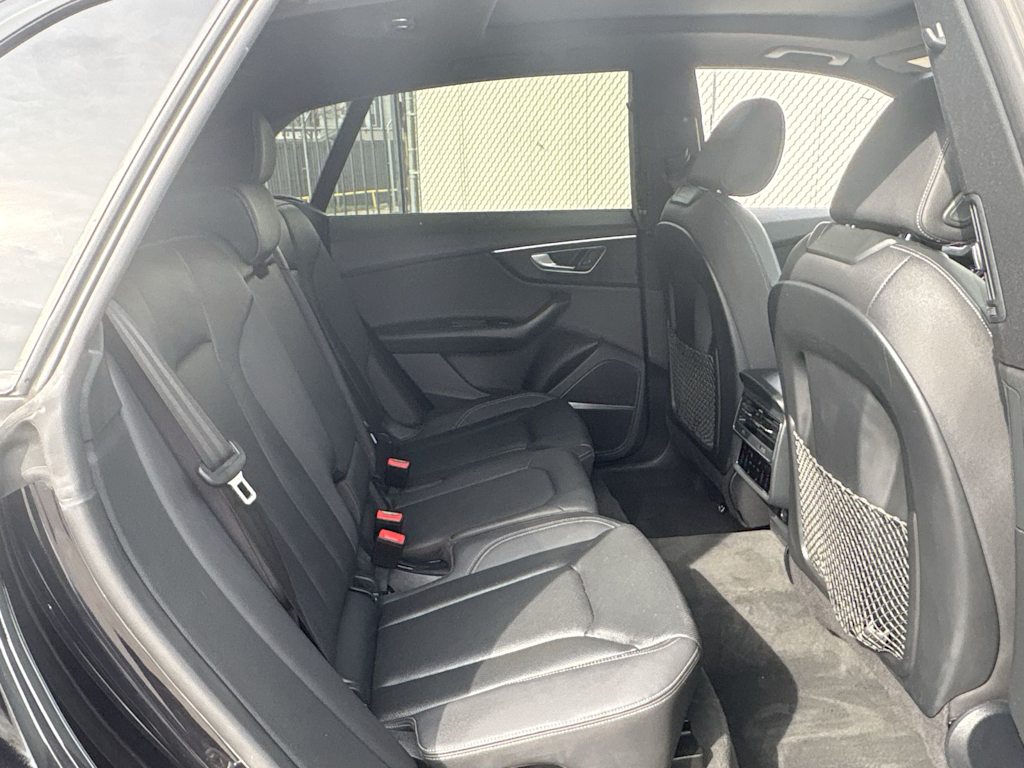 Thumbnail: 2020 Audi Q8 - 33