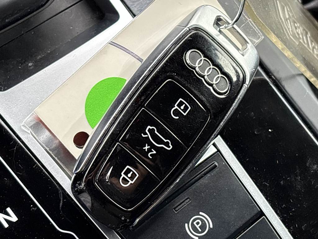 Thumbnail: 2020 Audi Q8 - 19