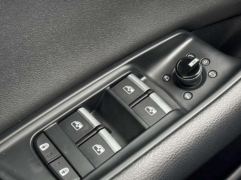 Thumbnail: 2020 Audi Q8 - 39