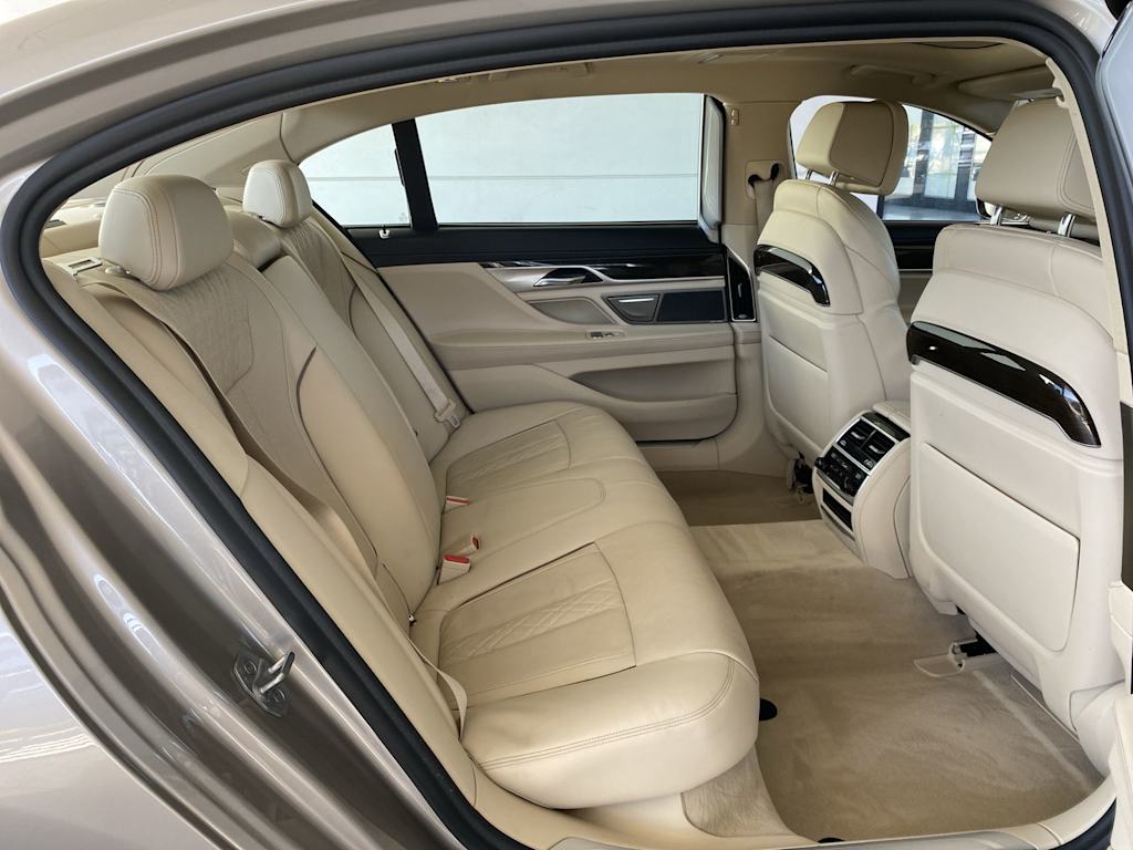2020 BMW 7 Series 750i 28