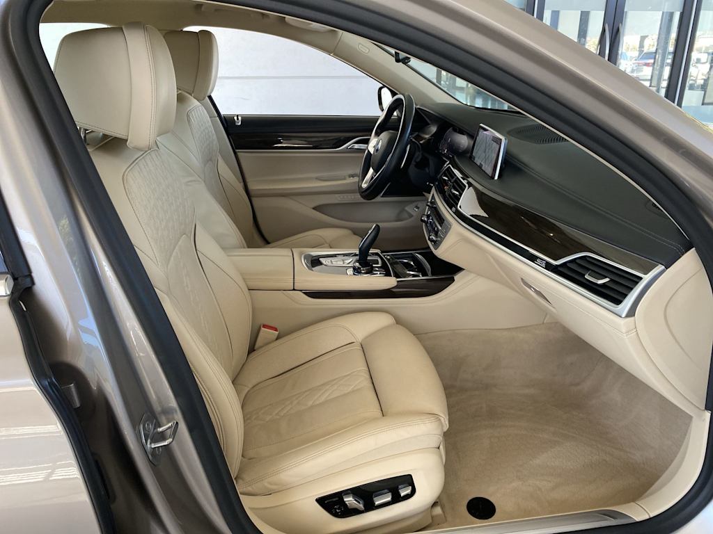 2020 BMW 7 Series 750i 29