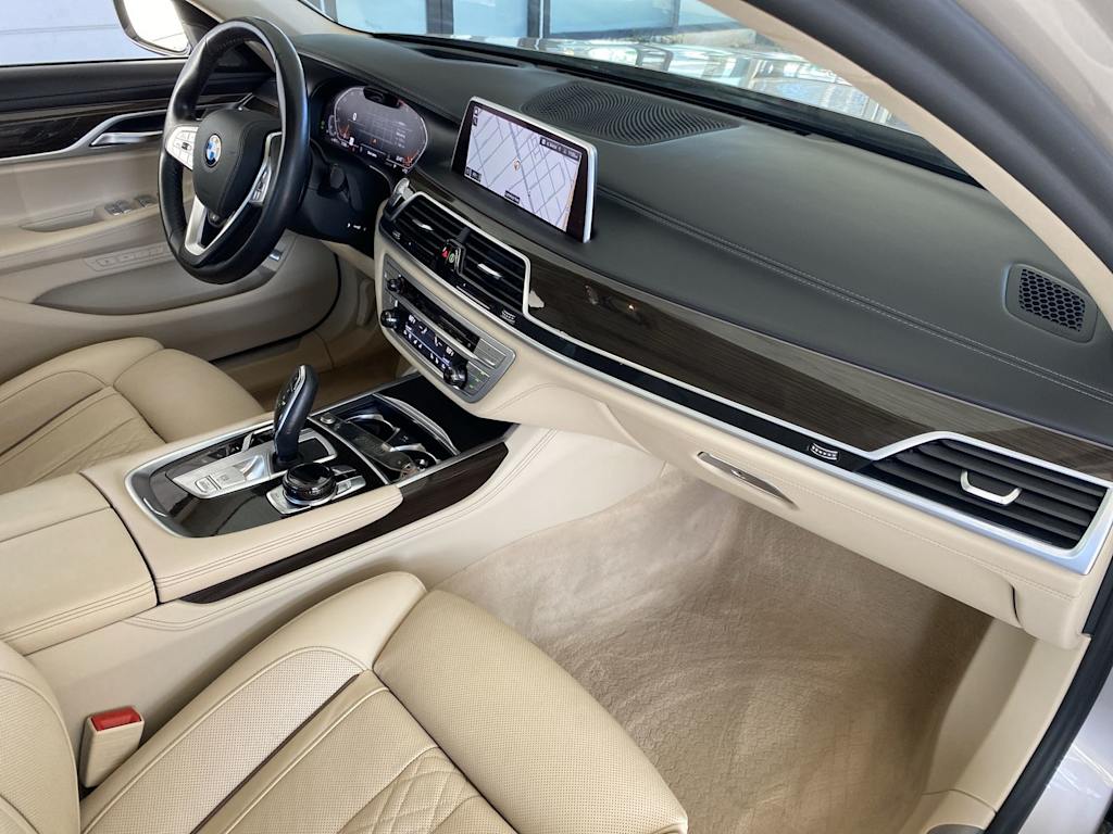 2020 BMW 7 Series 750i 13