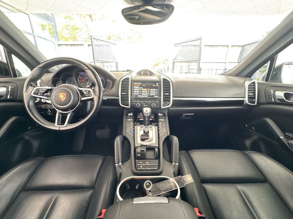 Thumbnail: 2016 Porsche Cayenne - 9