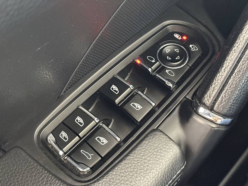 Thumbnail: 2016 Porsche Cayenne - 31