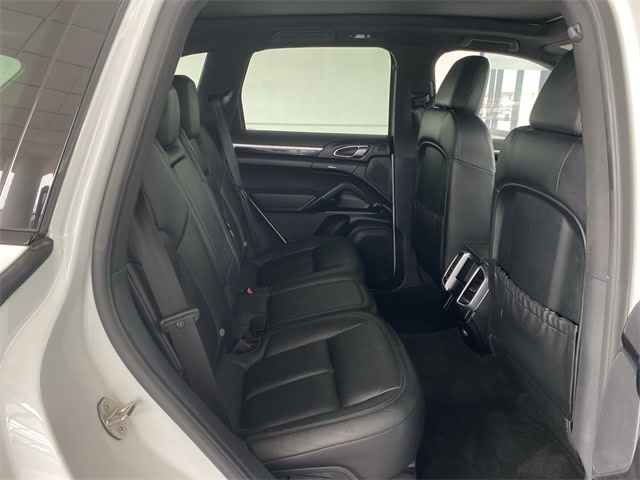 2016 Porsche Cayenne Base 21