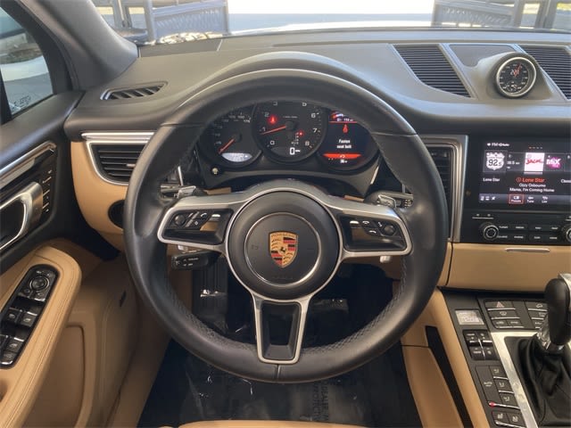 2018 Porsche Macan Base 13