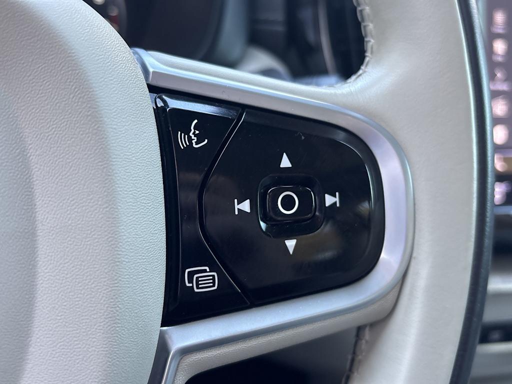 Thumbnail: 2021 Volvo XC60 - 37