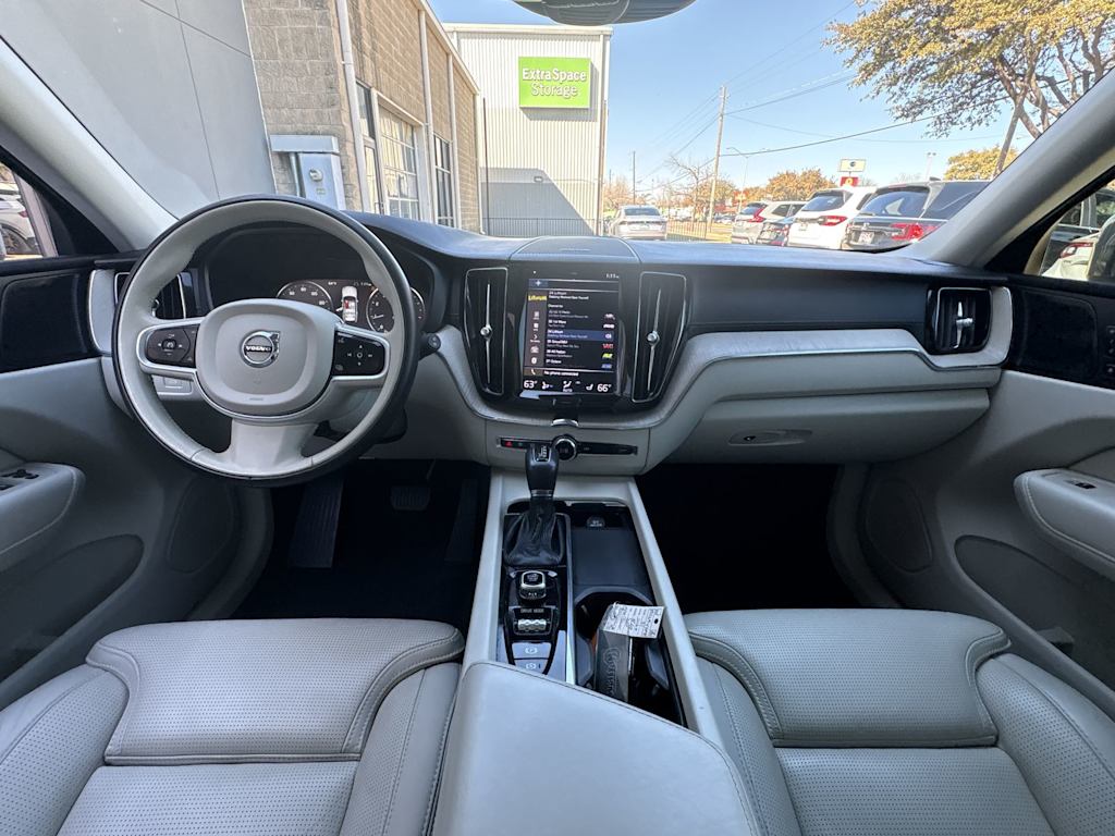 Thumbnail: 2021 Volvo XC60 - 9