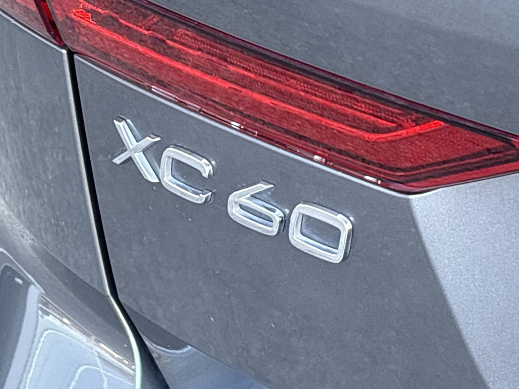 Thumbnail: 2021 Volvo XC60 - 7