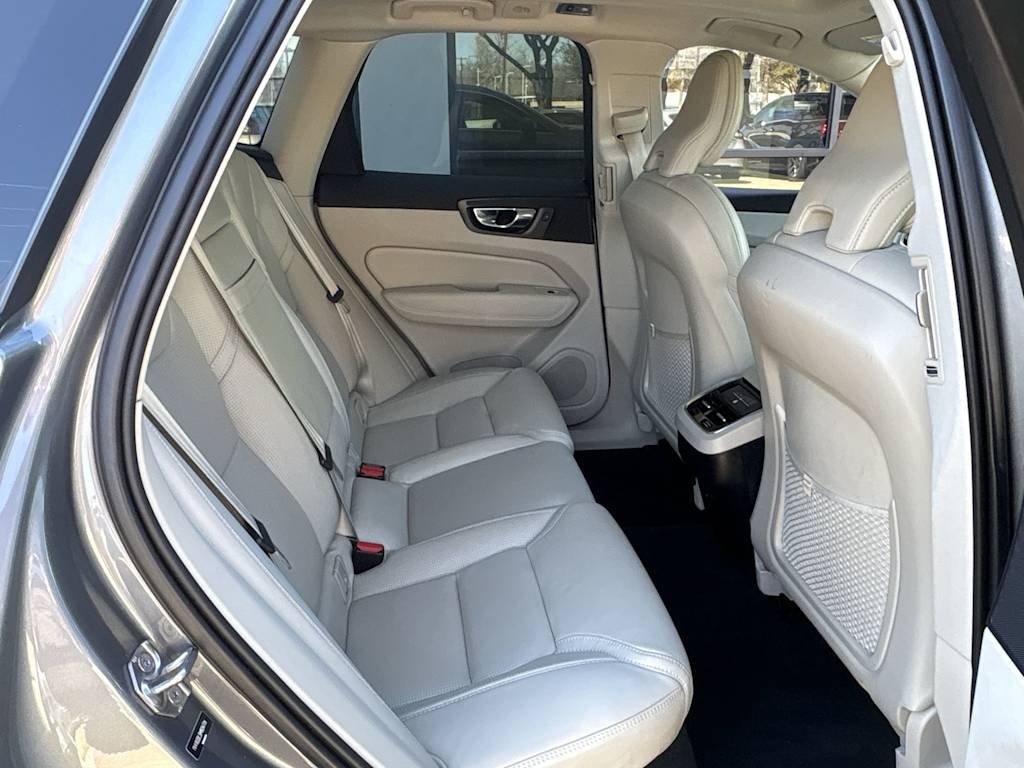 Thumbnail: 2021 Volvo XC60 - 30