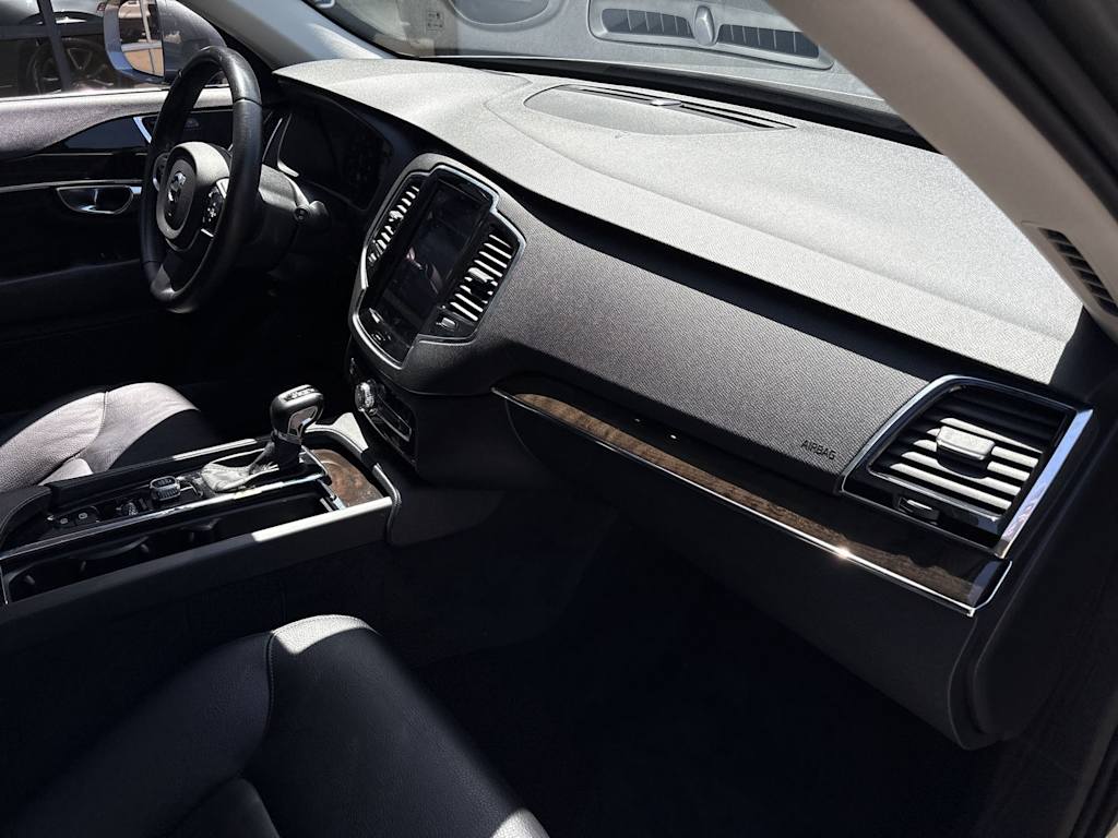 Thumbnail: 2018 Volvo XC90 - 15