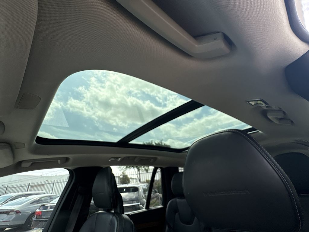 Thumbnail: 2016 Volvo XC90 - 25