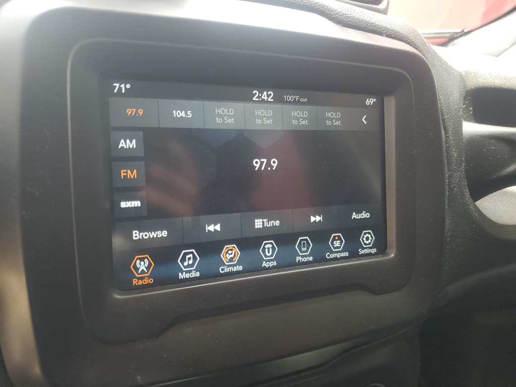 Thumbnail: 2018 Jeep Renegade - 11