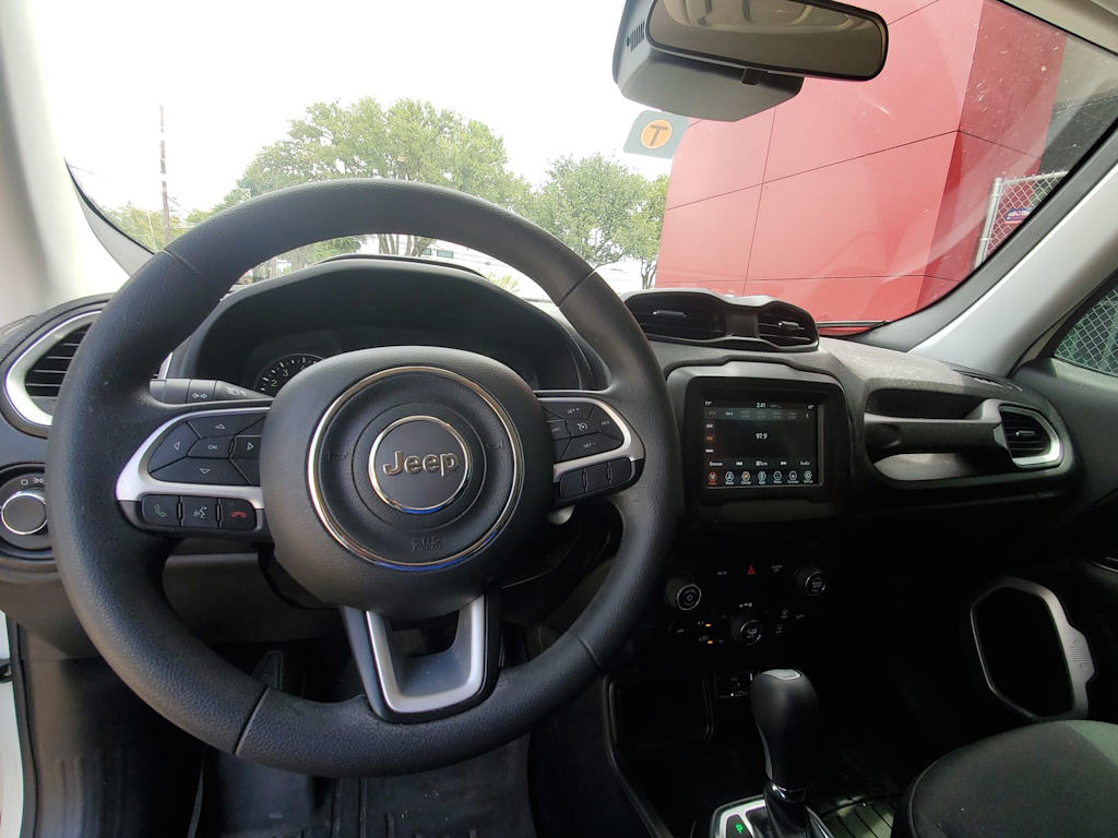 Thumbnail: 2018 Jeep Renegade - 9