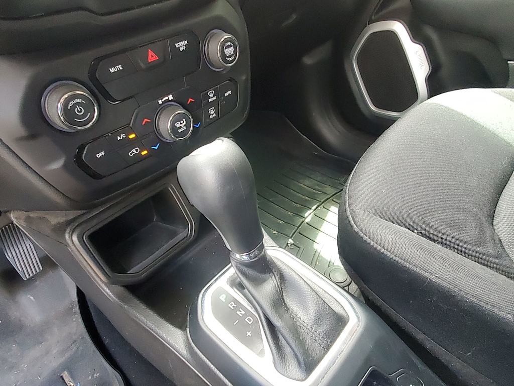 Thumbnail: 2018 Jeep Renegade - 12