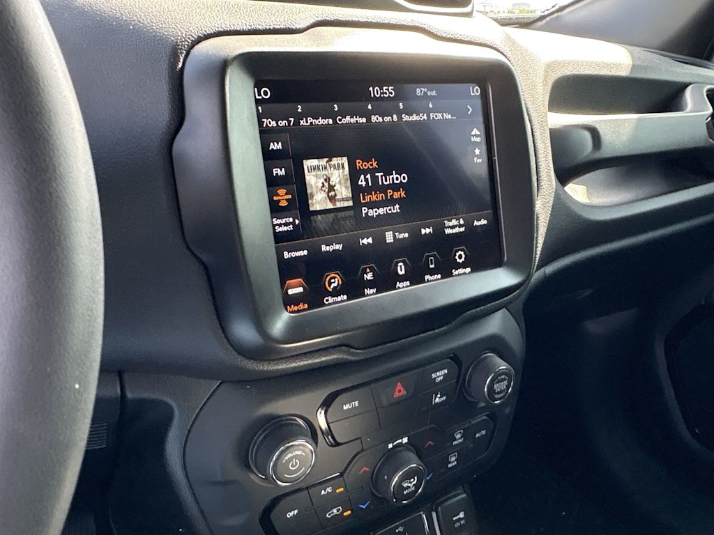Thumbnail: 2022 Jeep Renegade - 14