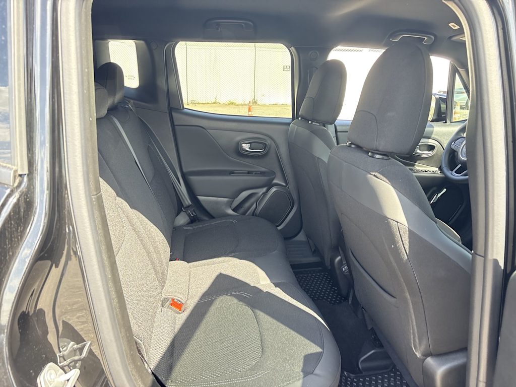 Thumbnail: 2022 Jeep Renegade - 23