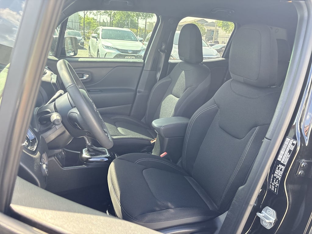 Thumbnail: 2022 Jeep Renegade - 10