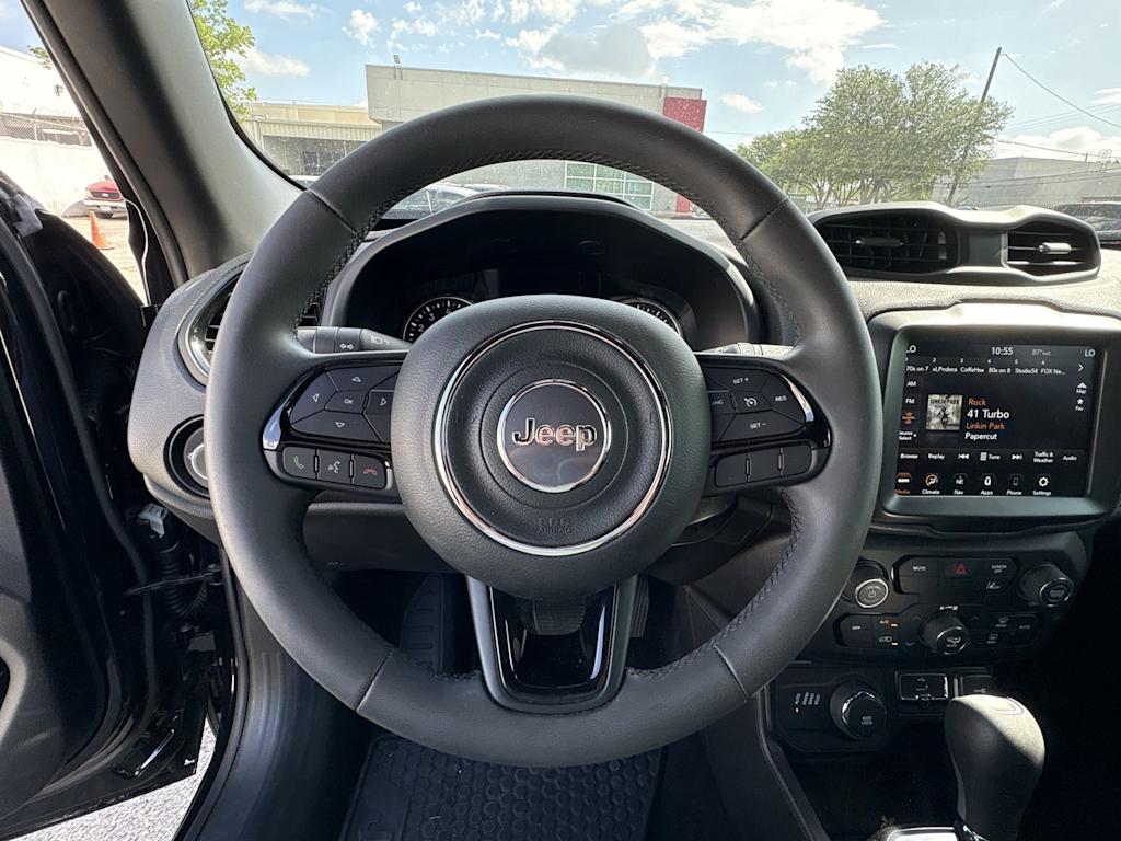 Thumbnail: 2022 Jeep Renegade - 13