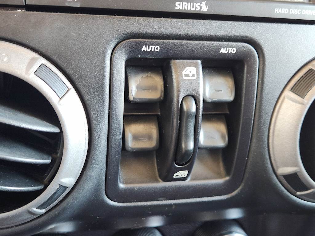 Thumbnail: 2016 Jeep Wrangler - 26