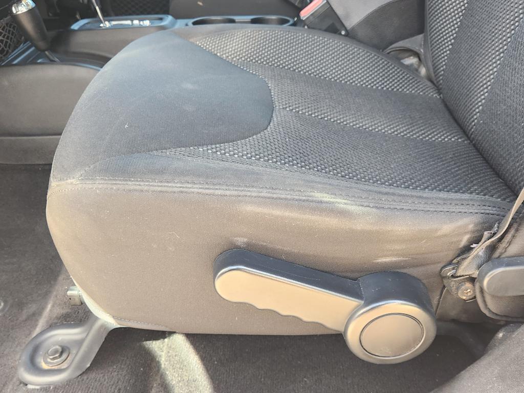 Thumbnail: 2016 Jeep Wrangler - 29