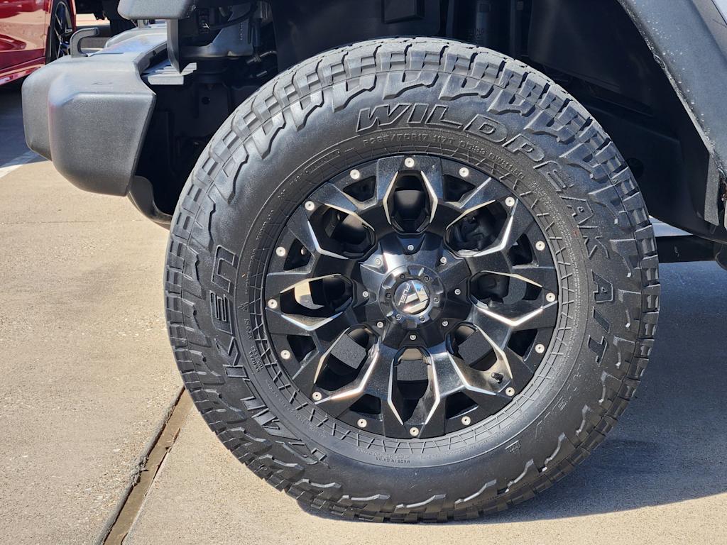 Thumbnail: 2016 Jeep Wrangler - 22