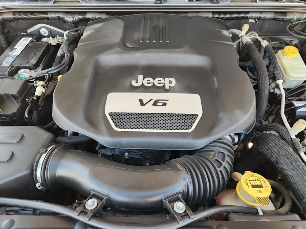 Thumbnail: 2016 Jeep Wrangler - 8