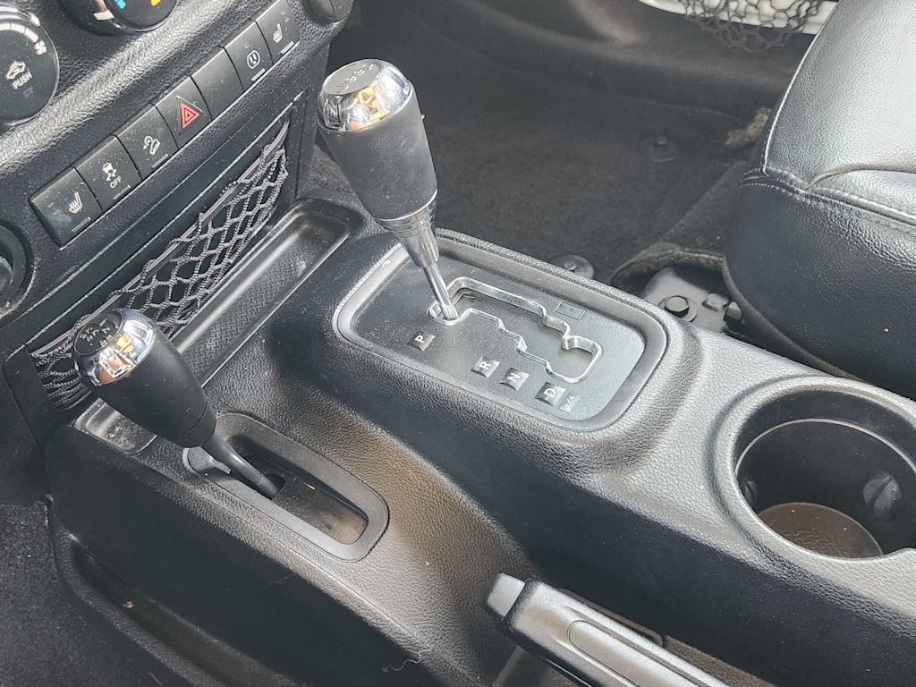 Thumbnail: 2016 Jeep Wrangler - 15