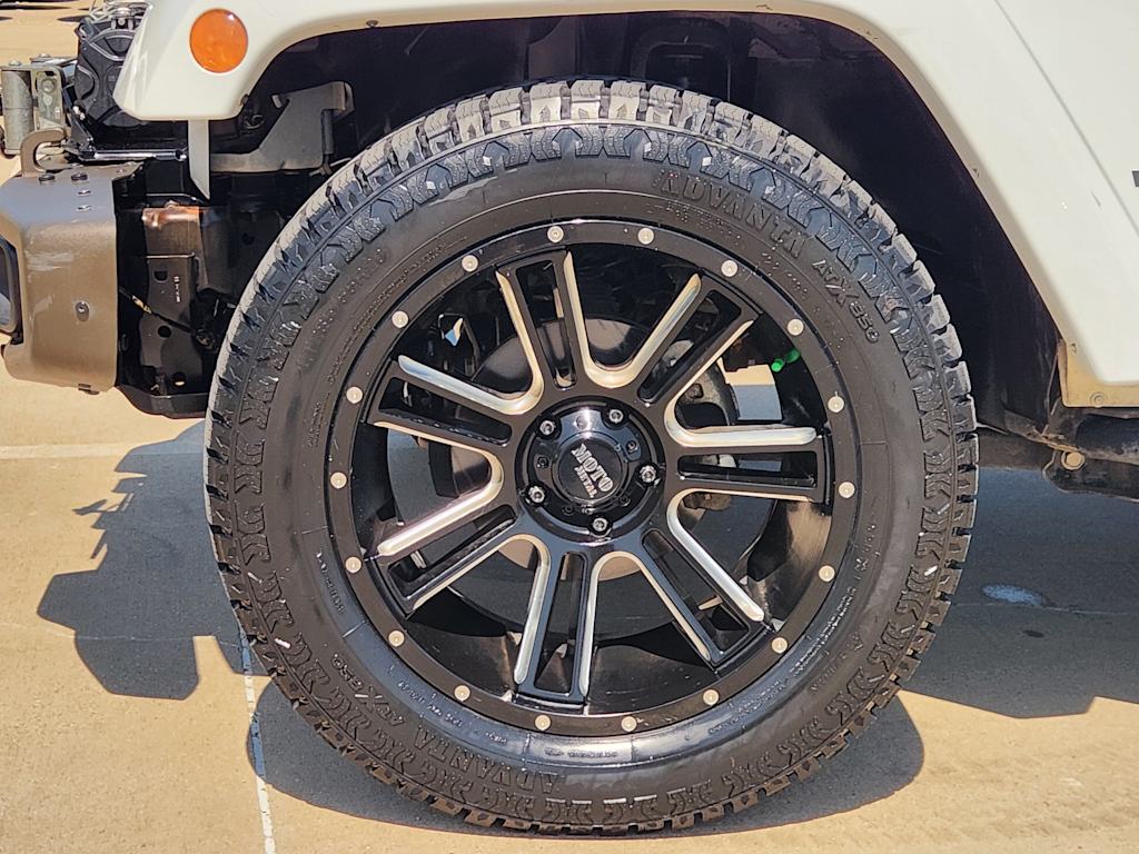 Thumbnail: 2016 Jeep Wrangler - 22