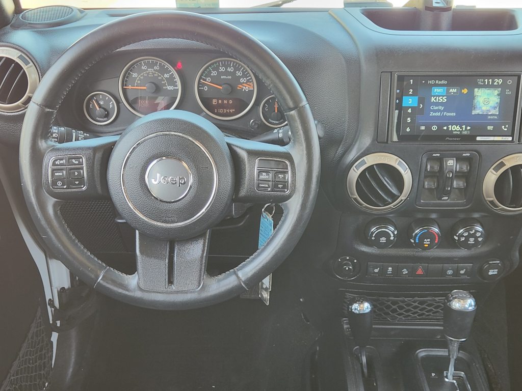Thumbnail: 2016 Jeep Wrangler - 13