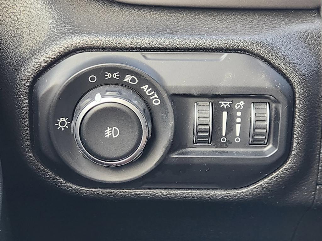 Thumbnail: 2019 Jeep Wrangler - 28