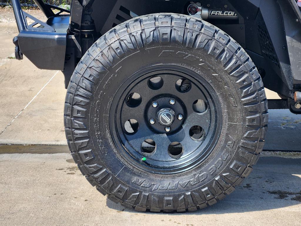 Thumbnail: 2019 Jeep Wrangler - 21