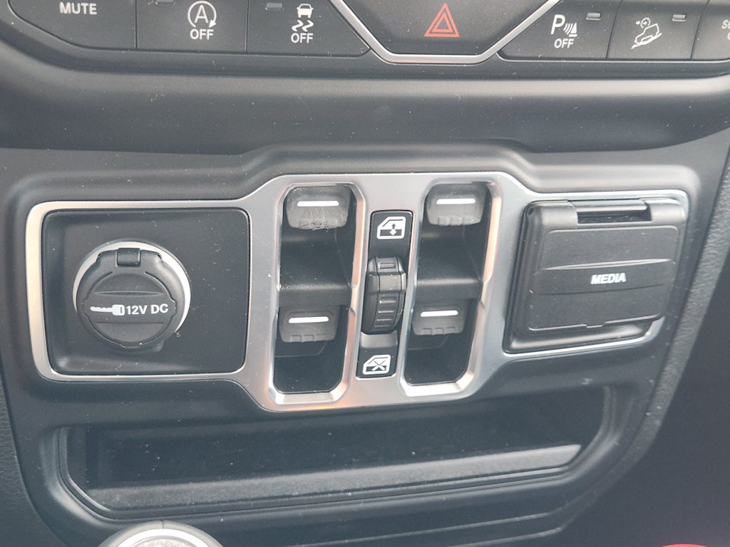 Thumbnail: 2019 Jeep Wrangler - 27