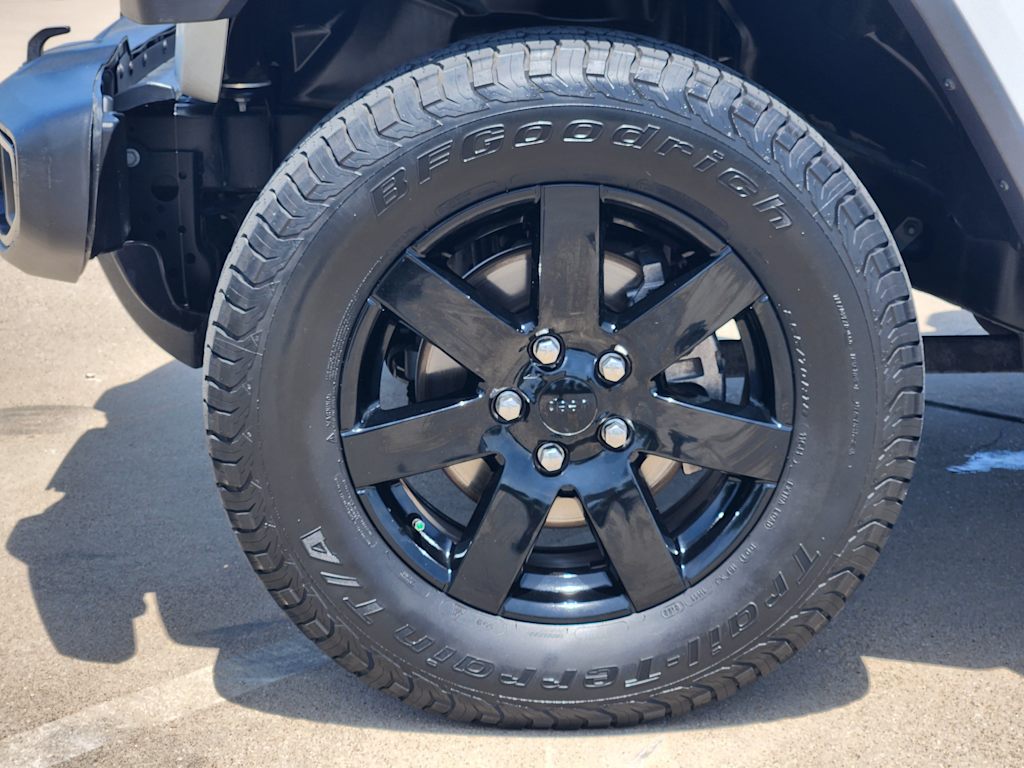 Thumbnail: 2019 Jeep Wrangler - 22
