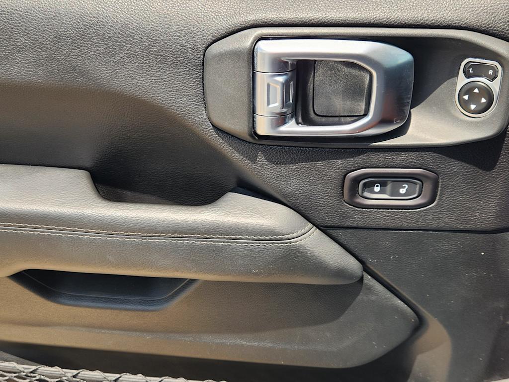 Thumbnail: 2019 Jeep Wrangler - 30