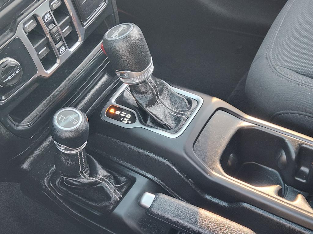 Thumbnail: 2019 Jeep Wrangler - 15