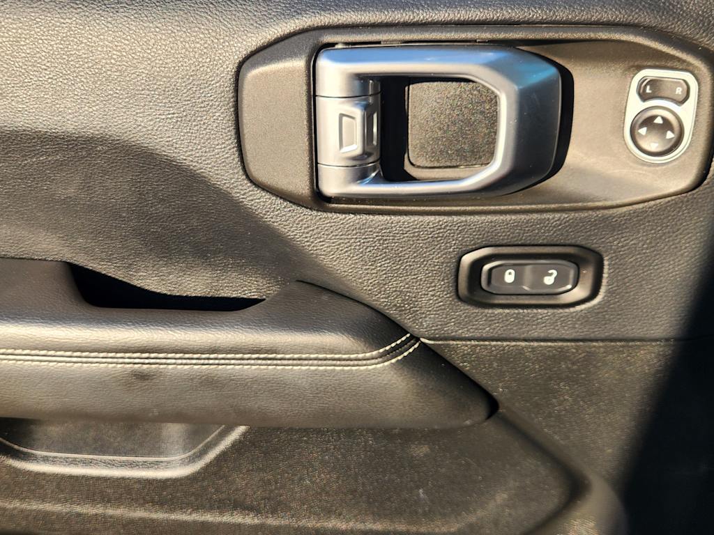 Thumbnail: 2019 Jeep Wrangler - 29