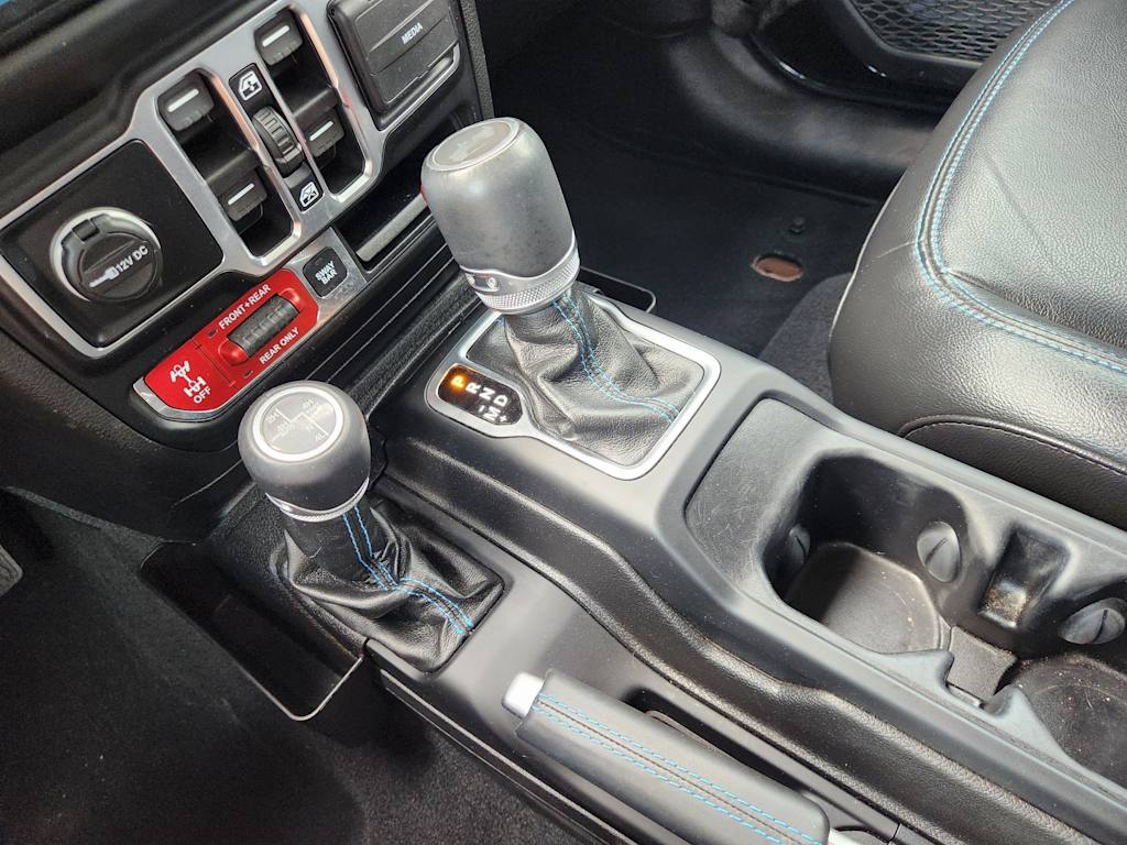 Thumbnail: 2022 Jeep Wrangler - 16