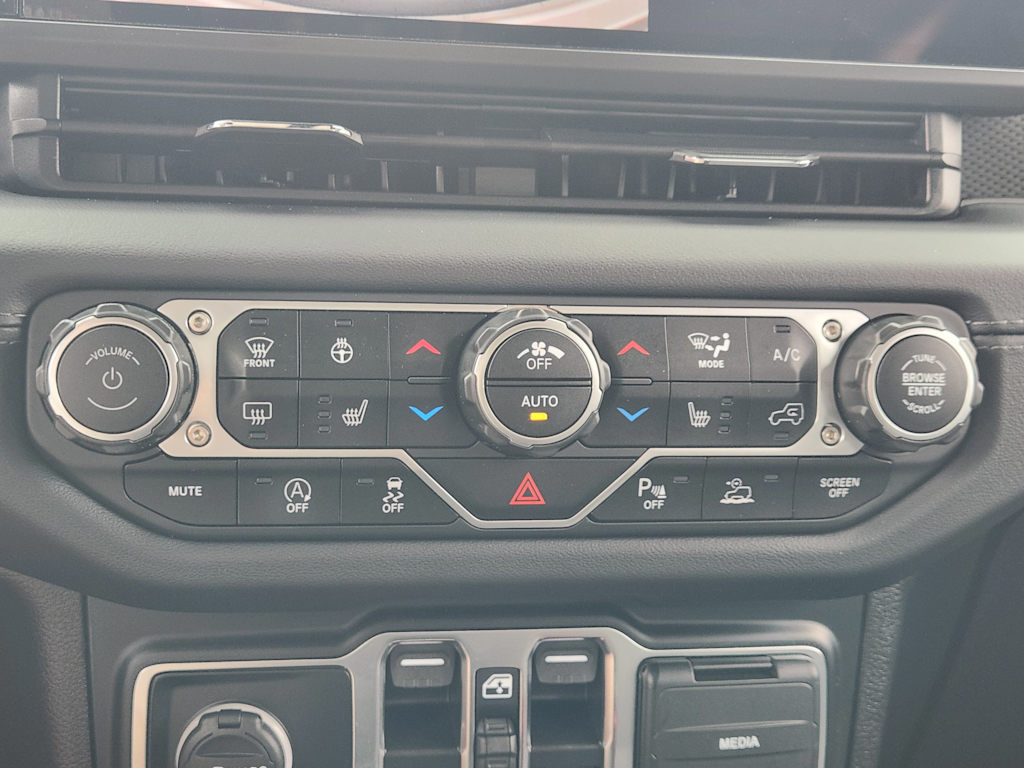 Thumbnail: 2024 Jeep Wrangler - 26