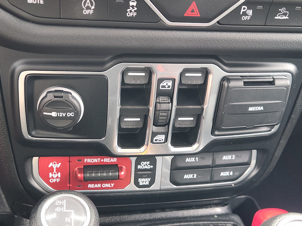 Thumbnail: 2024 Jeep Wrangler - 27