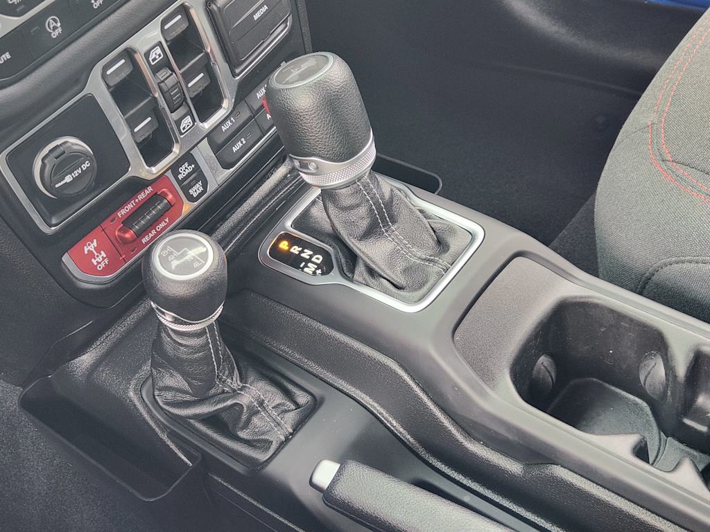 Thumbnail: 2024 Jeep Wrangler - 16