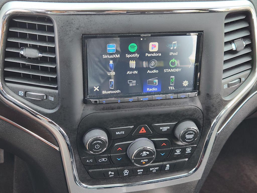 Thumbnail: 2018 Jeep Grand Cherokee - 15
