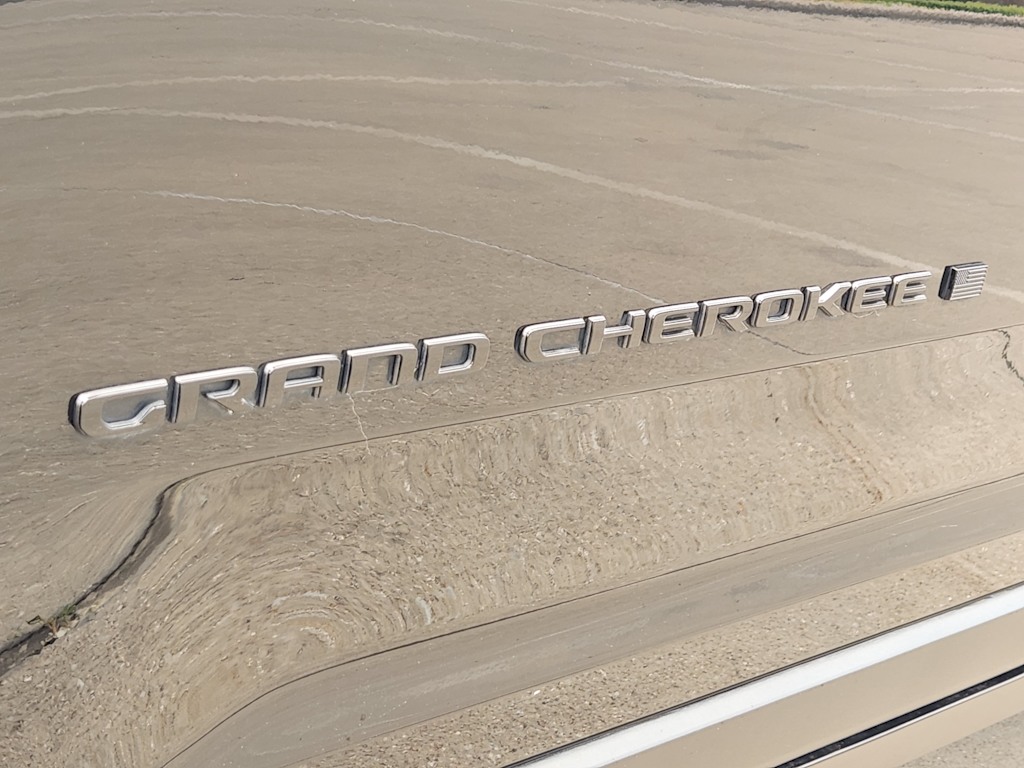 Thumbnail: 2024 Jeep Grand Cherokee - 6
